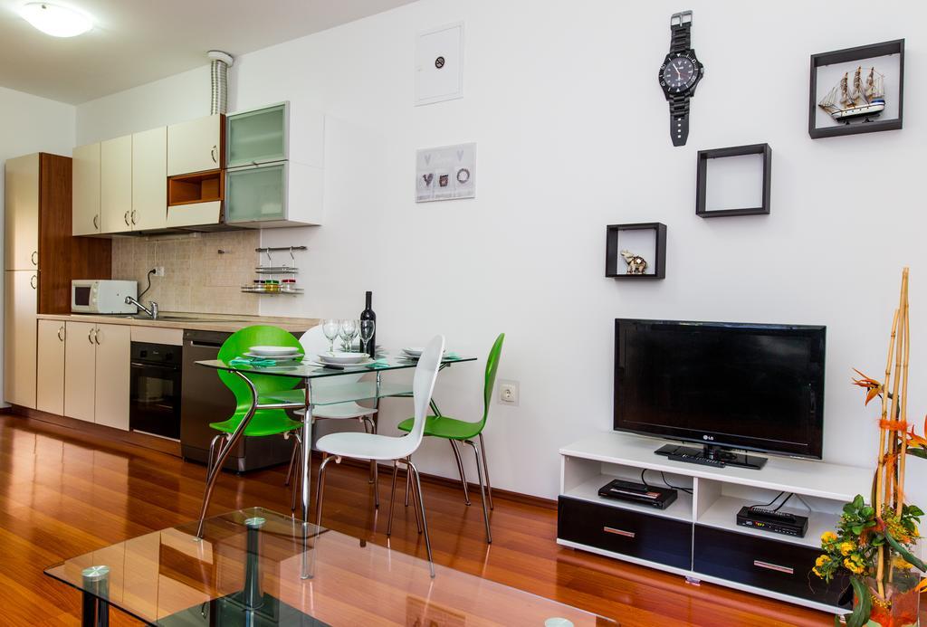 Apartman Nikolic 2 Apartment Kaštela Екстериор снимка