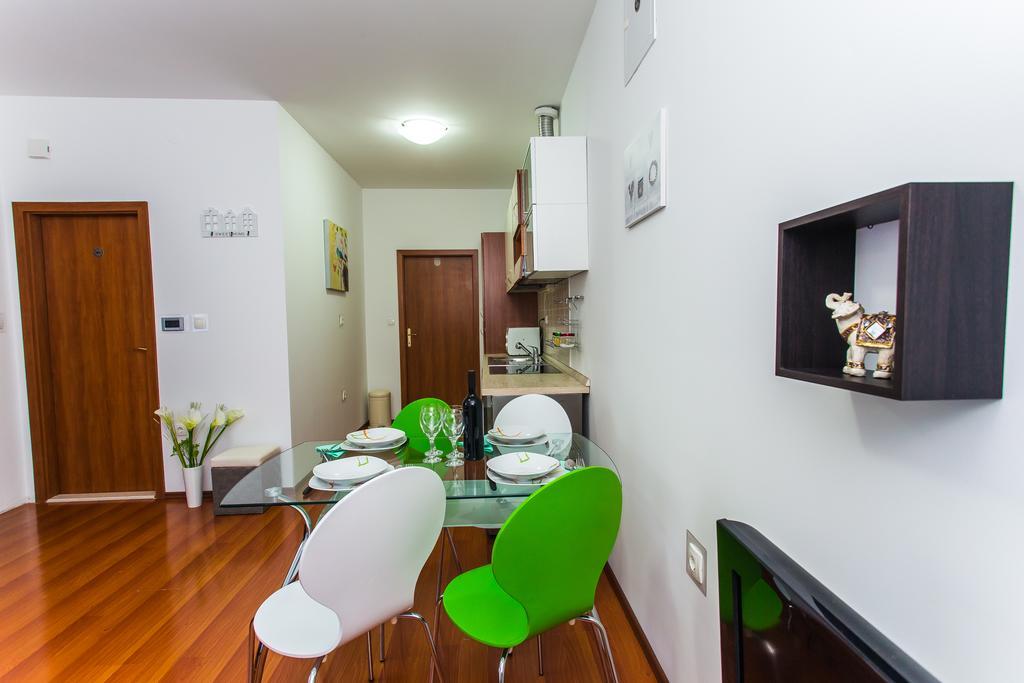 Apartman Nikolic 2 Apartment Kaštela Екстериор снимка