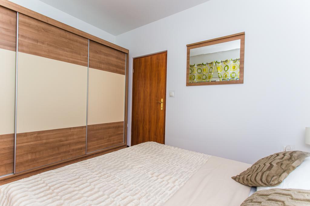 Apartman Nikolic 2 Apartment Kaštela Екстериор снимка
