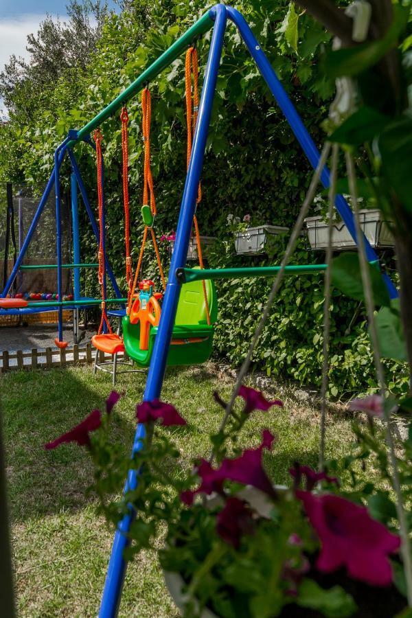 Apartman Nikolic 2 Apartment Kaštela Екстериор снимка